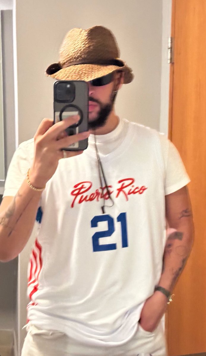 Bad Bunny oficialmente dio señales de vida. 🥹🇵🇷