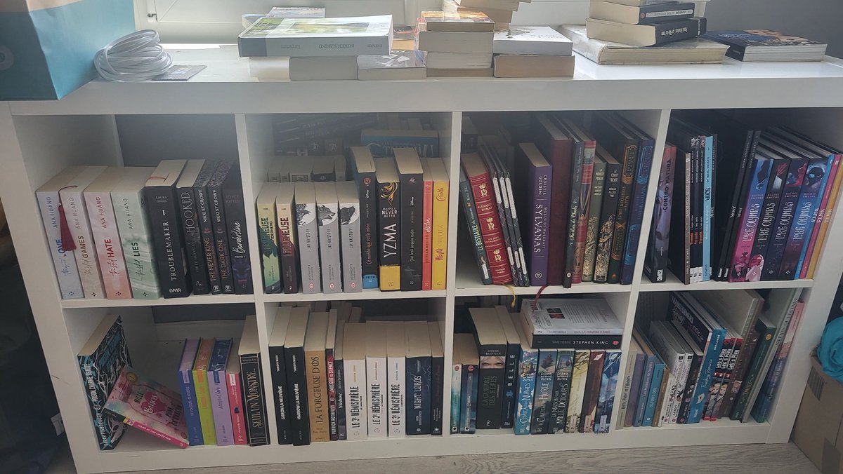 J ai trop de livres 🤣

(Cfo on a jamais assez de livres xD)