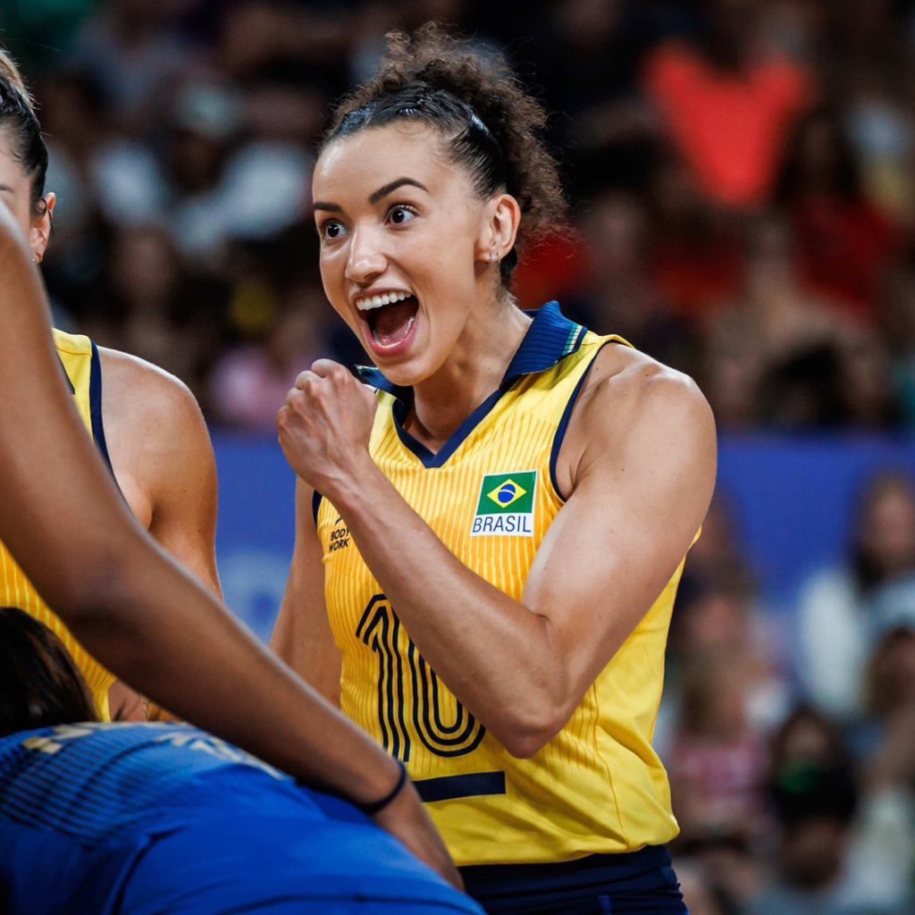 Gabi completa sua coleção de prêmios de Melhor Ponteira em todos os campeonatos importantes que existem no voleibol: 

Olimpíadas
Campeonato Mundial
Liga das nações 
Liga dos Campeões
Campeonato Mundial de Clubes
