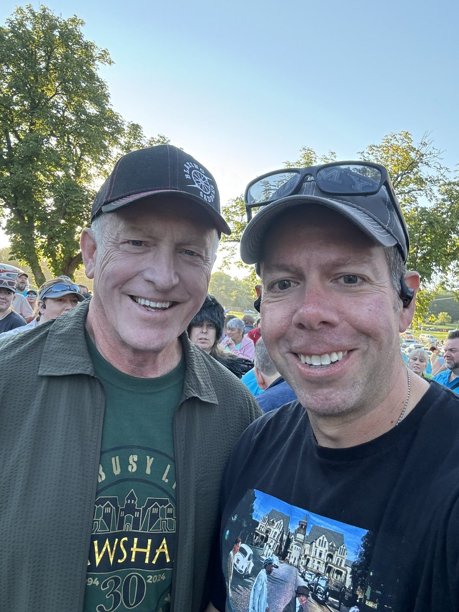 AlexJLongo's tweet photo. Shawshank 30th anniversary weekend in Mansfield, Ohio 🎥 celebrating the best film ever made ⭐️ ⭐️ ⭐️ ⭐️ ⭐️ Saturday morning run I placed 20th in my age group 🏅 despite 2 killer hills ⛰️ Got 2 meet several cast members again the morning of the run @osrps Overall, an incredible weekend. Get busy living 💪 ✨ #shawshank30 @BobGunton #bobgunton #williamsadler #markrolston #gilbellows #frankdarabont #mansfield #timrobbins #morganfreeman @RealClancyBrown #hope #cinema #running #getbusyliving