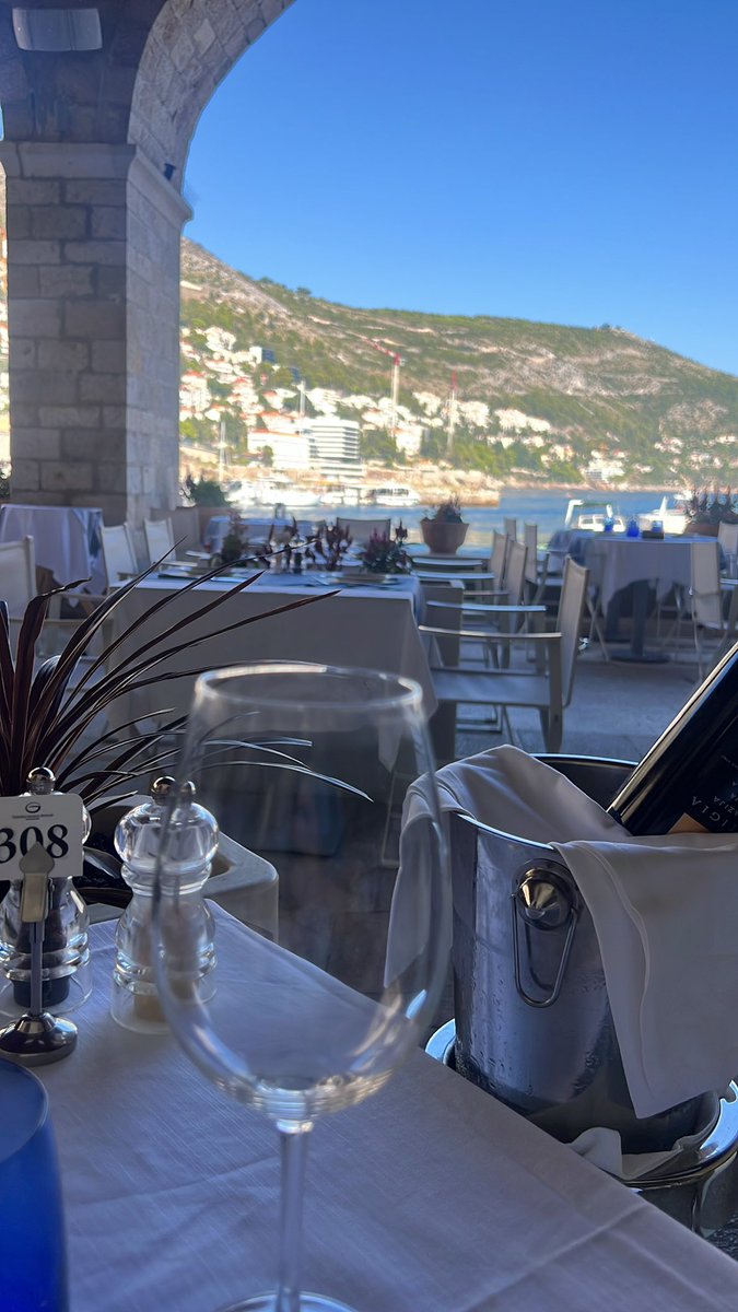 Afternoon on the sauce in Dubrovnik old port 😂👌