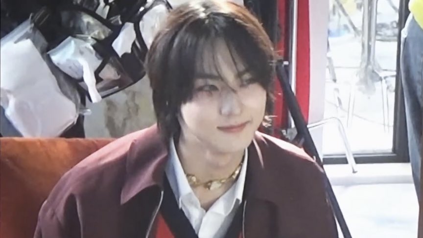 PIC0209's tweet photo. HE LOOK SO GOOD https://t.co/NobB1DDPY1