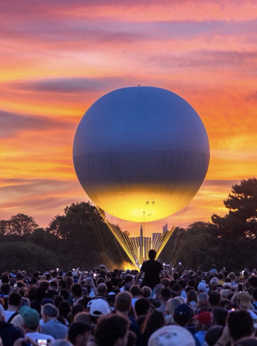 frederic_pilaud's tweet image. 🎬 L’image de @Paris2024 

Impressionnante cette ferveur populaire autour de cette #flamme olympique. 

Elle restera à jamais le symbole de la réussite de ces jeux olympiques.

#flamme #cauldron #Paris2024  #JeuxOlympiques  #OlympicGames