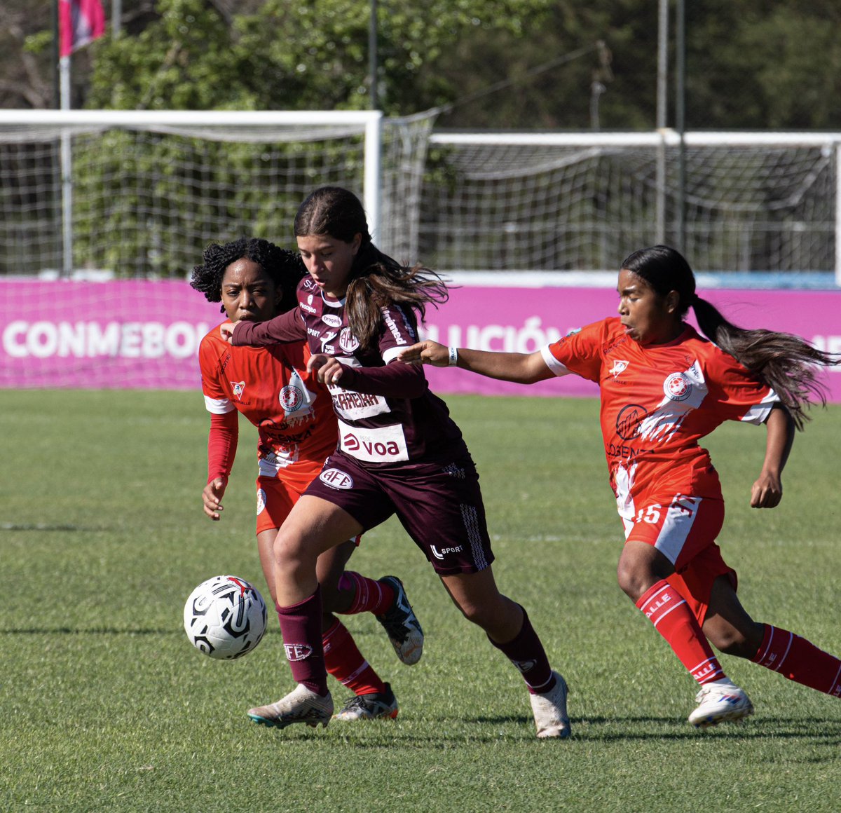 Estamos na final da Conmebol Evolucion U16 2024 e vamos representar o futebol feminino do Brasil 🇧🇷 , na competição de base mais importante da América Do Sul.
Agradecer a Deus , a todos que torcem por mim ,parabenizar a nossa comissão técnica e a força desse grupo.
Vamooos 💪🚂