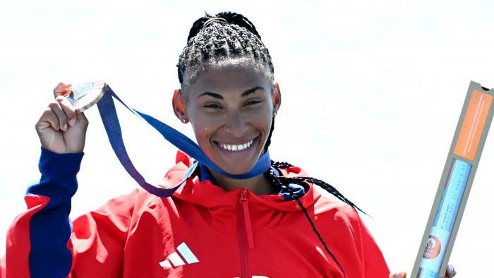 DrRobertoMOjeda's tweet photo. #Paris2024 llega a su fin. Todo el pueblo vibró con la actuación de nuestros deportistas. Este lunes les daremos un recibimiento masivo, con el orgullo de que representaron a #Cuba con honor. #CubaInspira https://t.co/0hYmPN4xAC