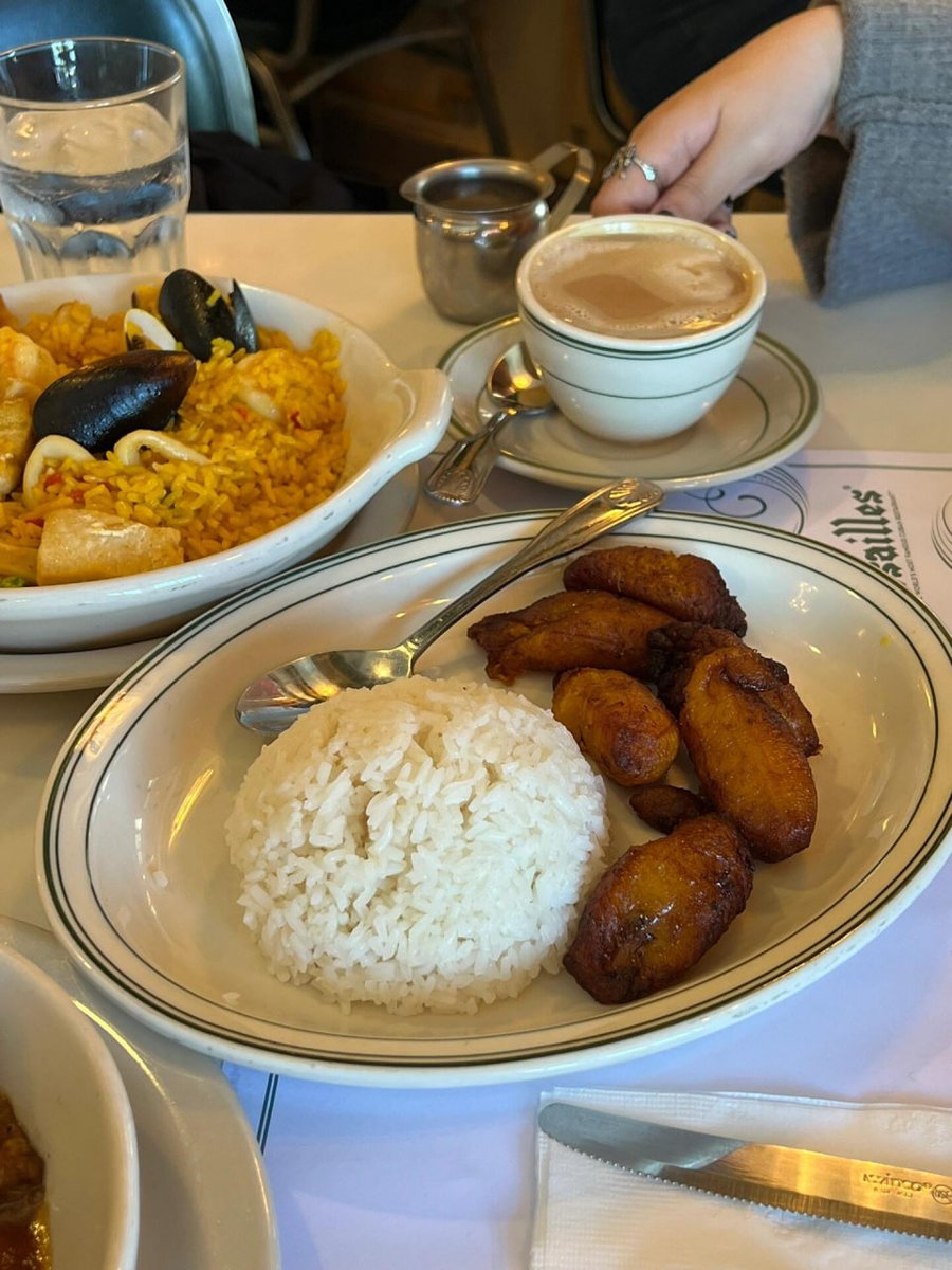 Kherwin5's tweet photo. Having lunch with friends ❤️🍽🍴🥄☕️😋😋😋🥰 https://t.co/vBD4HFA27R