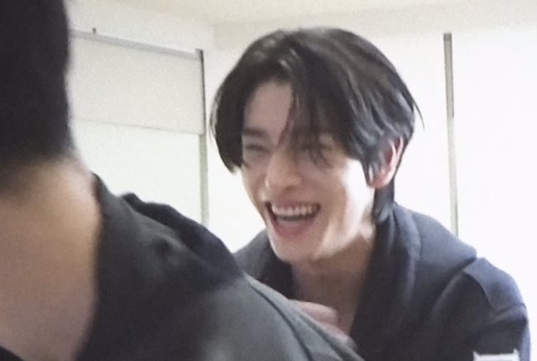 adorekeu's tweet photo. i rly love seeing him being so smiley 💝 https://t.co/pz0eN4bfjt