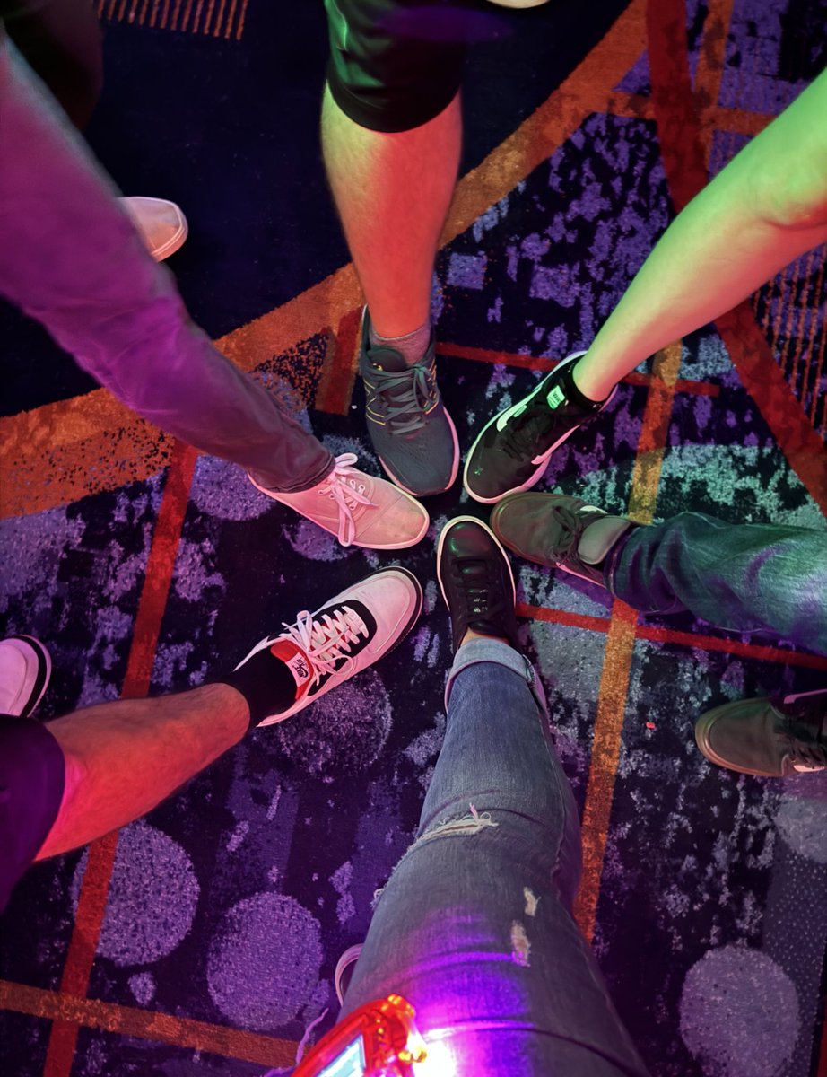 see_andi_go's tweet image. Ain’t no party like a @JackRhysider party ‘cause a @JackRhysider party has 1000 other Jack Rhysiders. (Hanging with the OG.)