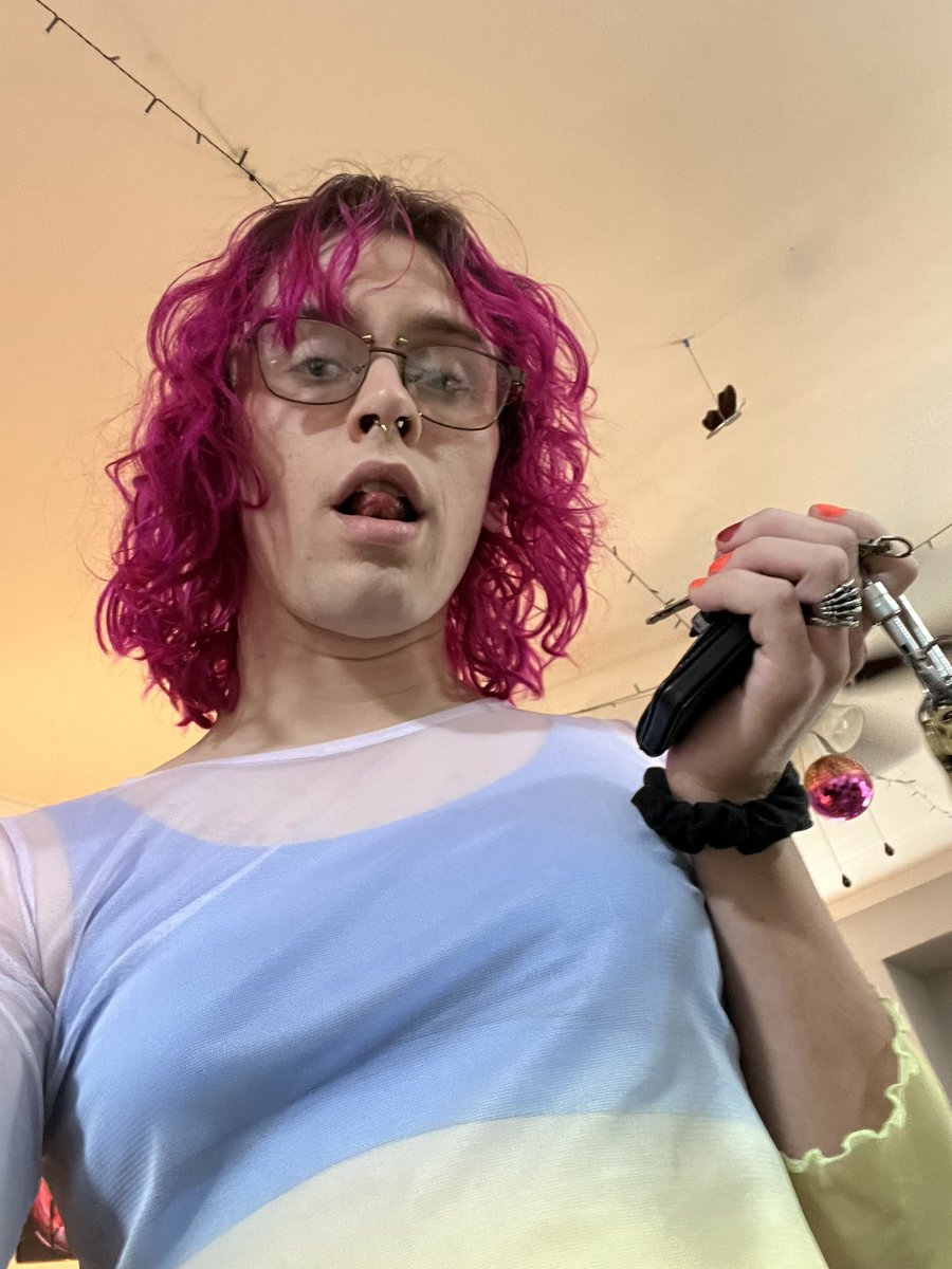 slinkiistuff's tweet photo. I still have this account its been fun watching the follow count slowly bleed out like a stuck pig🥰 https://t.co/nXRW7vyhEK