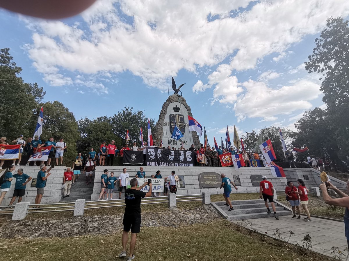 AnaPavlovic16's tweet photo. Učesnici Marša iz Loznice do Spomen-komplekda Cerska bitka u Tekeriš su danas poslali poruku! Ne damo Jadar! Bravo za učesnike marša! 💪💪💪💪
#Tekeriš https://t.co/0WJUeKtUg6