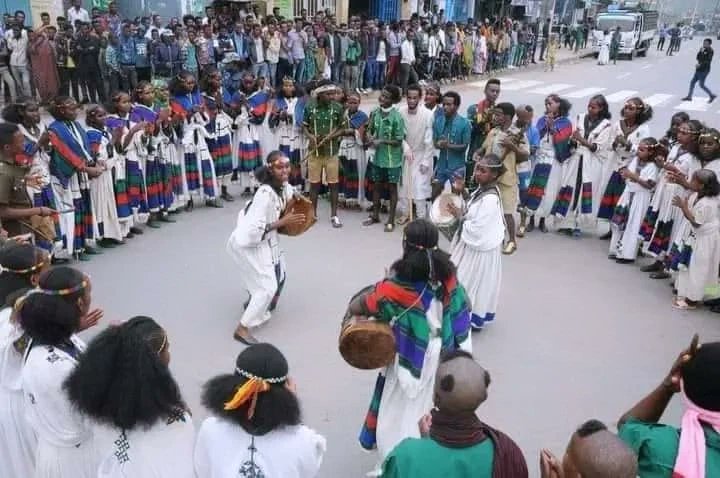 Hadgitourism's tweet photo. Coupled with #Awris, in #Tembien, #Ashenda is celebrated beautifully. The home of legendary heroes and heroines have a lot to offer to its guests, including #Mies, #Tigrai's traditional wine brewed from pure organic honey.
📷 Robel Hadush https://t.co/1DHgpSyXja