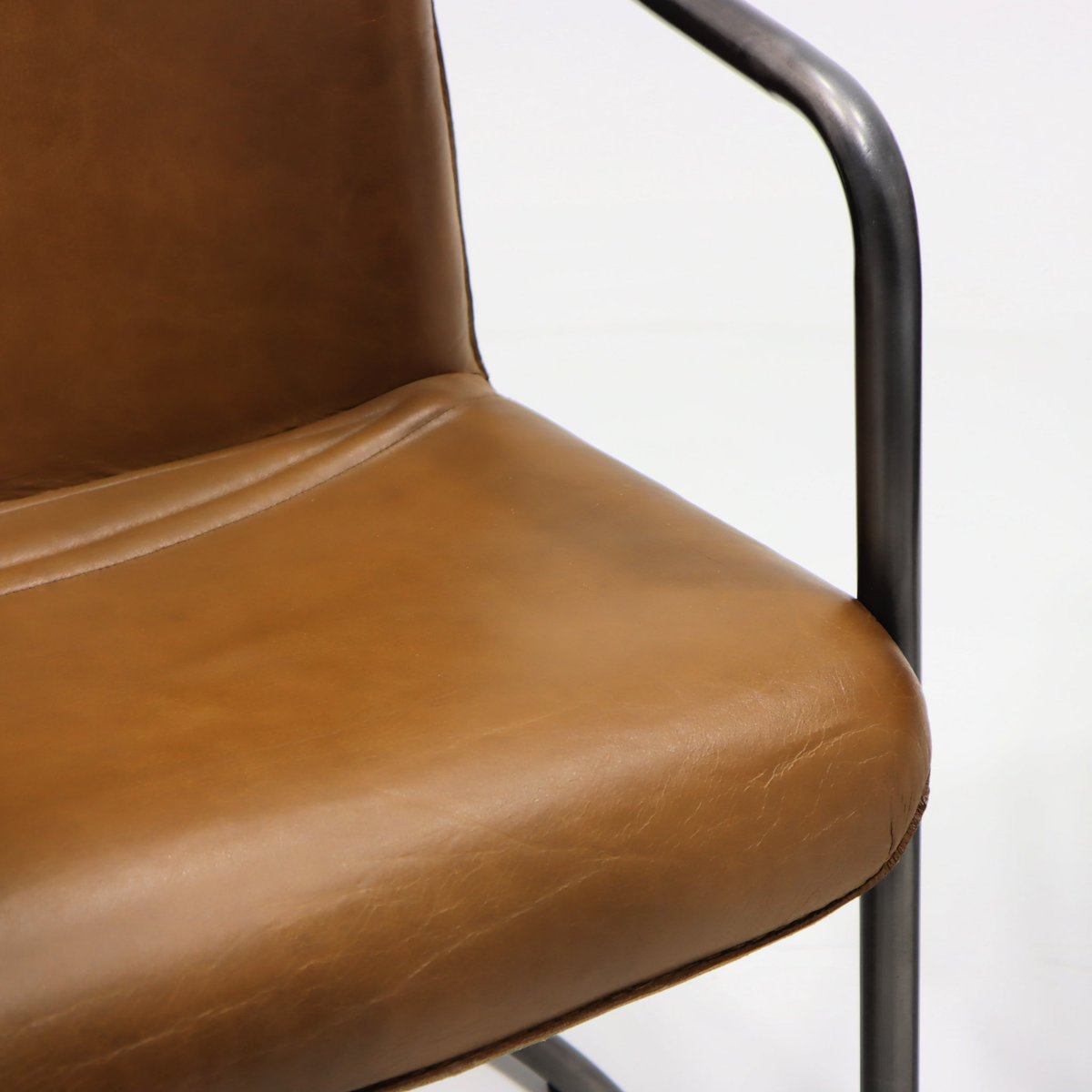 deskriser's tweet photo. Aldi Distressed Leather chairs. A blend of rustic and modern design marks the simplicity of the the Aldi leather dining chairs.

👉 Shop at https://t.co/dYbM45Incv https://t.co/V9qhMhoGmA