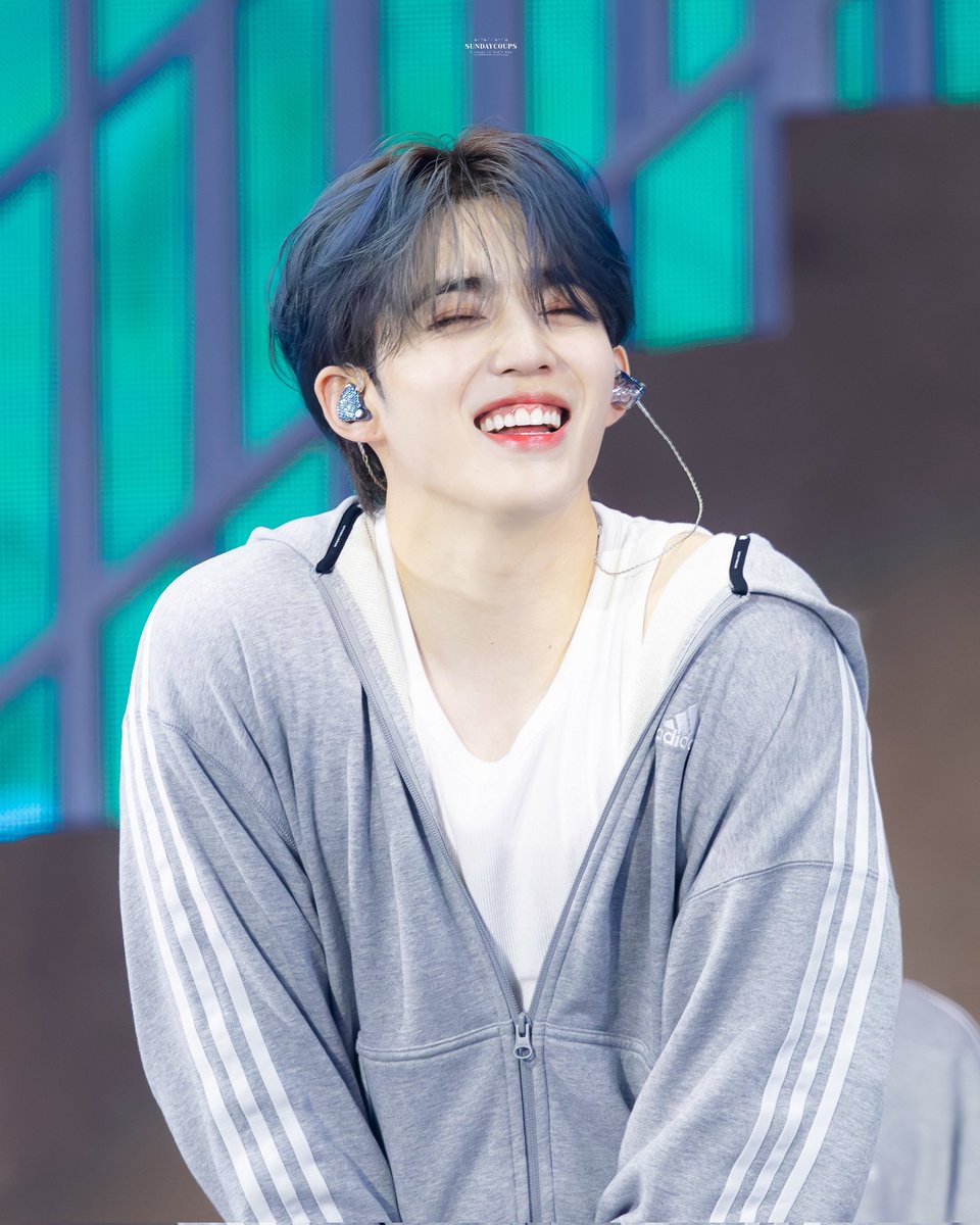 에스쿱스의 시간은 거꾸로 간다.
열심히 키웠더니                               다시 애기가 됨
