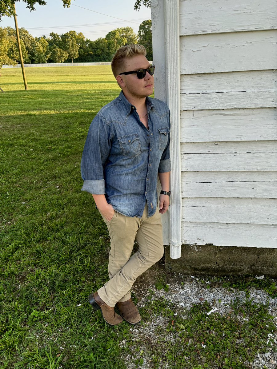 collinrolf's tweet photo. just trynna get that @ray_ban sponsorship https://t.co/92QbGu5sW2