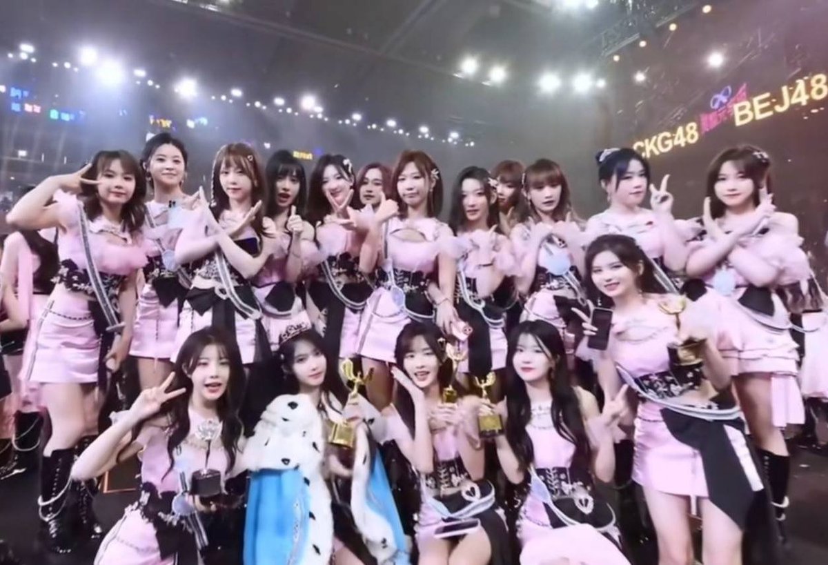 ultyby's tweet photo. team x in 2022 vs 2023 vs 2024 🥺 https://t.co/p8IGdvt6Sd