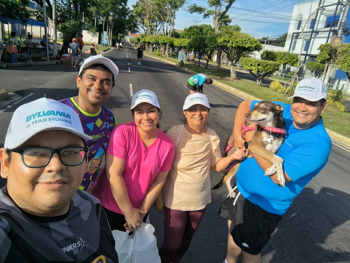 drmanuelvela503's tweet photo. ¡Dándole con todo! 🏃🏻
#MedRunners
#Doctores503
#DrMV
#Curarte503 https://t.co/FVOrl5HM2I