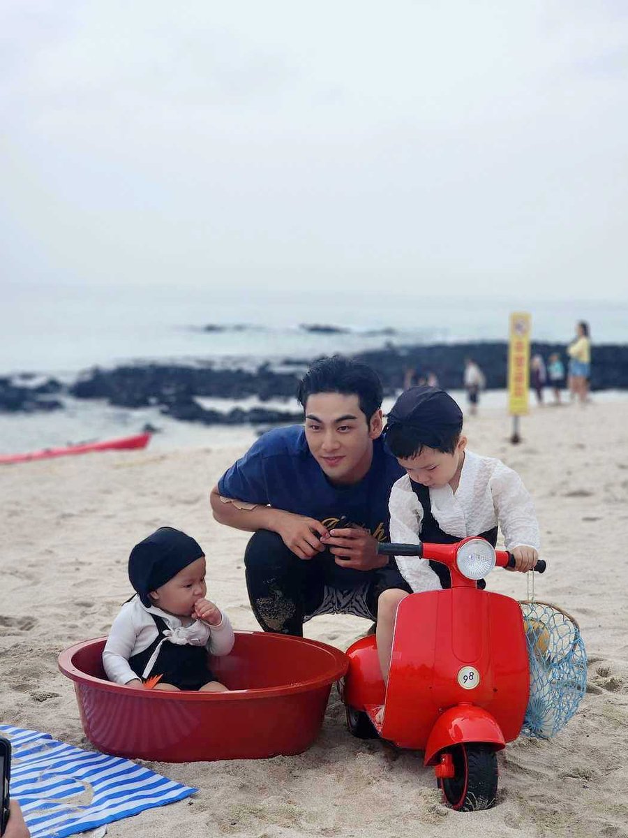 this_is_baekho_'s tweet photo. [#B_hind]
2024.08.11
#슈퍼맨이돌아왔다

#백호 #강동호 #BAEKHO #KANGDONGHO https://t.co/mV0bvdH5sC