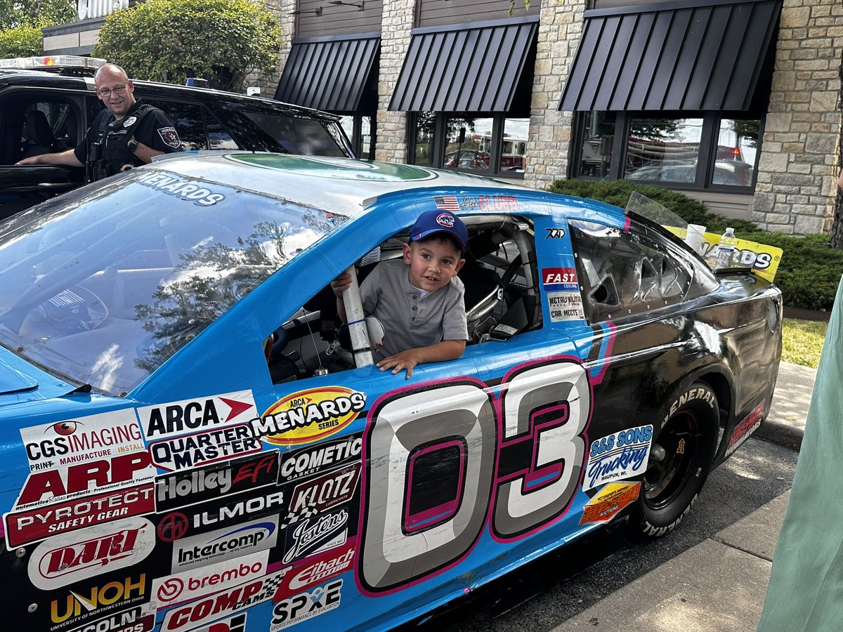1789Chilis's tweet photo. Morris Chilis had the privilege hosting a Make A Wish dinner for a very special family! Our special guest got to play in a fire truck, squad car, and race car! A huge thank you to everyone that made this extra special! #chilislove @GumpMike https://t.co/1KXVTROR39