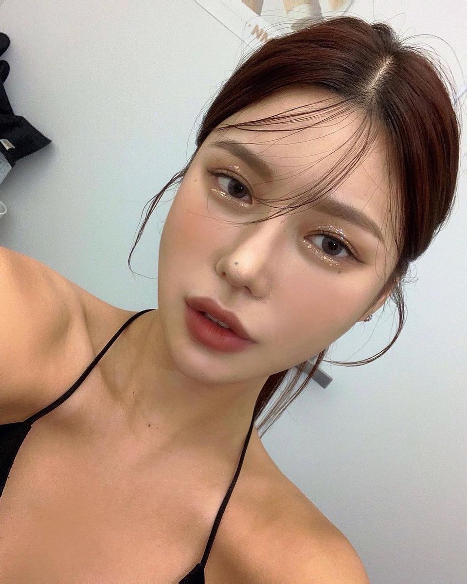 heartbrkqueen's tweet photo. all I wanna do is make you 𝖒𝖊𝖑𝖙.
and I would 𝖈𝖗𝖆𝖜𝖑 my way from out of 𝑯𝑬𝑳𝑳, just to feel your 𝖇𝖔𝖉𝖞 𝖔𝖓 𝖒𝖎𝖓𝖊. https://t.co/VgfYgRkWMS