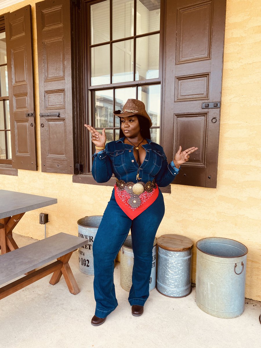 Banti_S's tweet photo. Cowboy Gibsonπ
Comment SHOP below to receive a DM with the link to shop this look on my LTKπβ¬οΈ
https://t.co/ejVZDJ32hc
#BantsWithBanti #LTK #LikeToKnow https://t.co/7htzFrwBnt