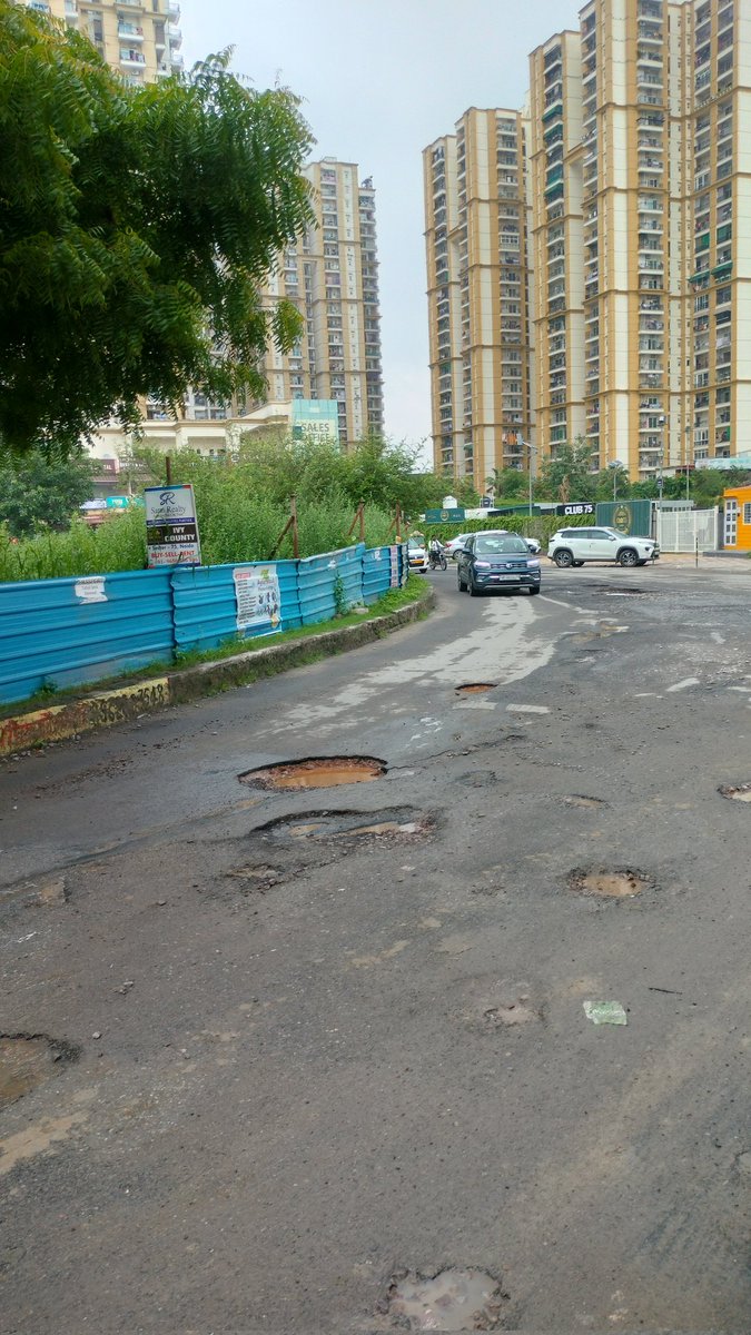 Shreya28573403's tweet photo. Who will take the responsibility of fixing this road of sector 75 Noida, The authority or  the builder ? @PMOIndia @narendramodi @myogiadityanath @myogioffice @CeoNoida @noida_authority @lalclicks @AdtAmbrish @dmgbnagar  @Dkumarchandel @BilalBiswani @Noida7x  @dcptrafficnoida https://t.co/cr0XoEnanV
