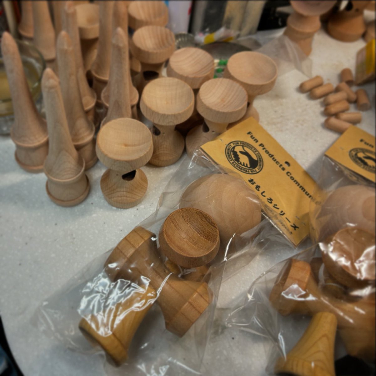 lukefujiwara's tweet photo. またまた面白けん玉作っちゃった、、、
5皿けん玉！
#FunProductsCommunity #FunProCom #おもしろけん玉 #おもしろネタ https://t.co/LO1ENHoIZf