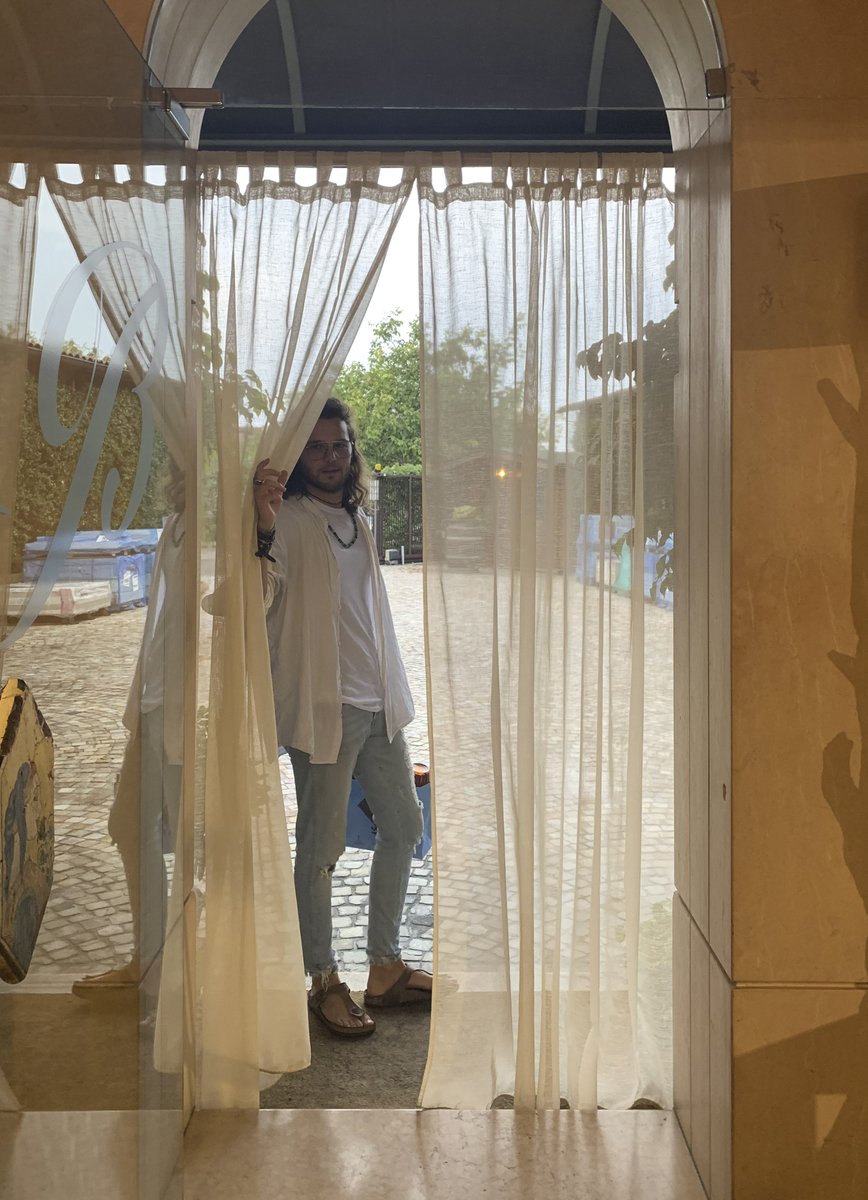 Benedetti1957's tweet photo. 🌴 Happy Holidays! 🌴

Showroom (Via Olivé 56 VR)
- We reopen on August 26th

Boutique (Corte Sgarzarie 10A VR)
- We reopen on August 19th

---

🌴 Buone vancanze! 🌴

Showroom (Via Olivé 56 VR)
- Riapriamo il 26 agosto

Boutique (Corte Sgarzarie 10A VR)
- Riapriamo il 19 agosto https://t.co/ysUaOnftq6