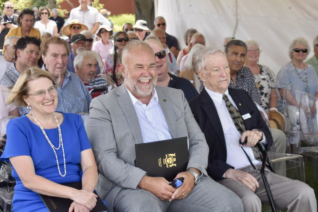 Todd Smith (@toddsmithcandu) on Twitter photo Promise made. Promise kept! Construction underway on new hospital in #PrinceEdwardCounty #pec. <a href="/SylviaJonesMPP/">Sylvia Jones</a> <a href="/QuinteHealth/">Quinte Health</a>
pictongazette.ca/post/breaking-… Promise made. Promise kept! Construction underway on new hospital in #PrinceEdwardCounty #pec. <a href="/SylviaJonesMPP/">Sylvia Jones</a> <a href="/QuinteHealth/">Quinte Health</a>
pictongazette.ca/post/breaking-…