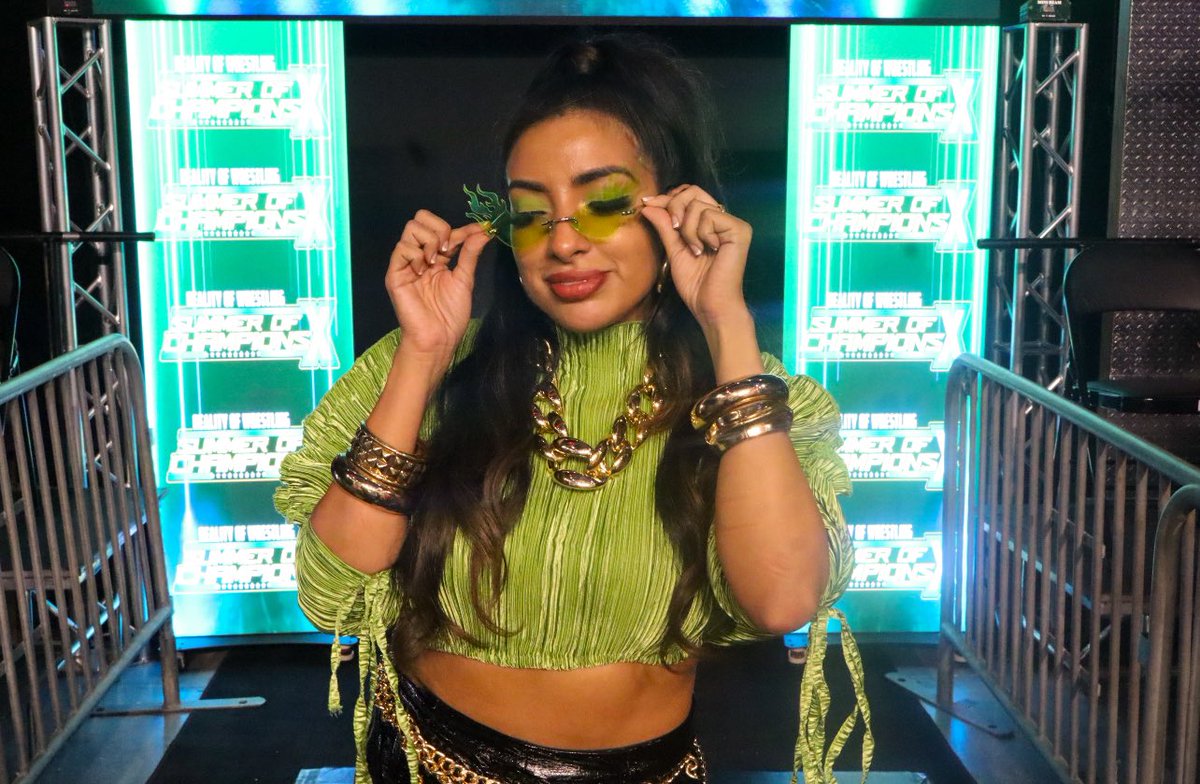 CTtheMicSlayer's tweet photo. 🌴🌴
SUMMER OF CHAMPIONS X
@TheOfficialROW was a MOVIE 🎥
LAST NIGHT!
🌴🌴
#CommentaryTeam #CalledmyFirstFULLROWshow! https://t.co/yljlp7T6L8