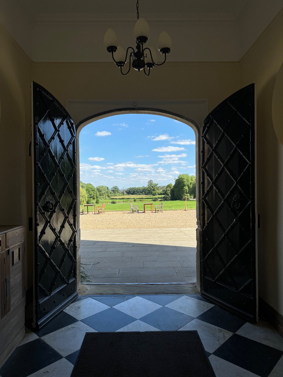 We can’t wait to welcome everyone to Madingley Hall tomorrow for #HarlaxtonMedSym2024! Here’s a sneak peak of our stunning new venue… #MedievalTwitter #Twitterstorians