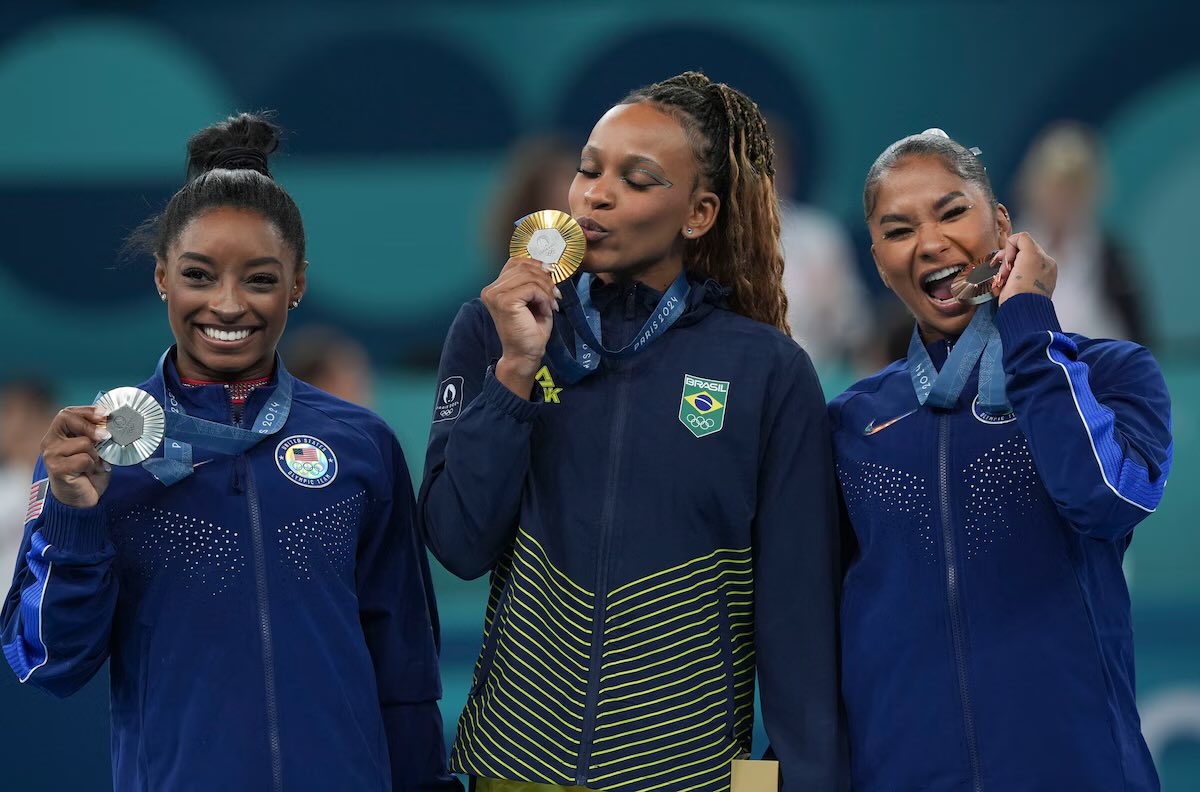 87Royalty's tweet photo. Just admit it, someone didn’t like an all black podium #JordanChile #ParisOlymics2024 #ParisGymnastics #USGymnastic #USAGymnastics #ParisOlympics #BlackGirlMagic #BronzeMedal https://t.co/6zEXQ6wtWP
