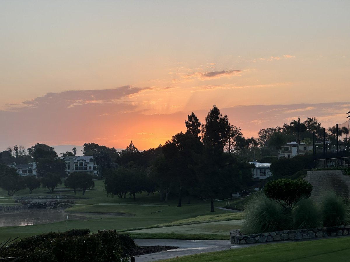 scottsooch's tweet photo. Lovely sunrise today https://t.co/FpzMGAS7eP