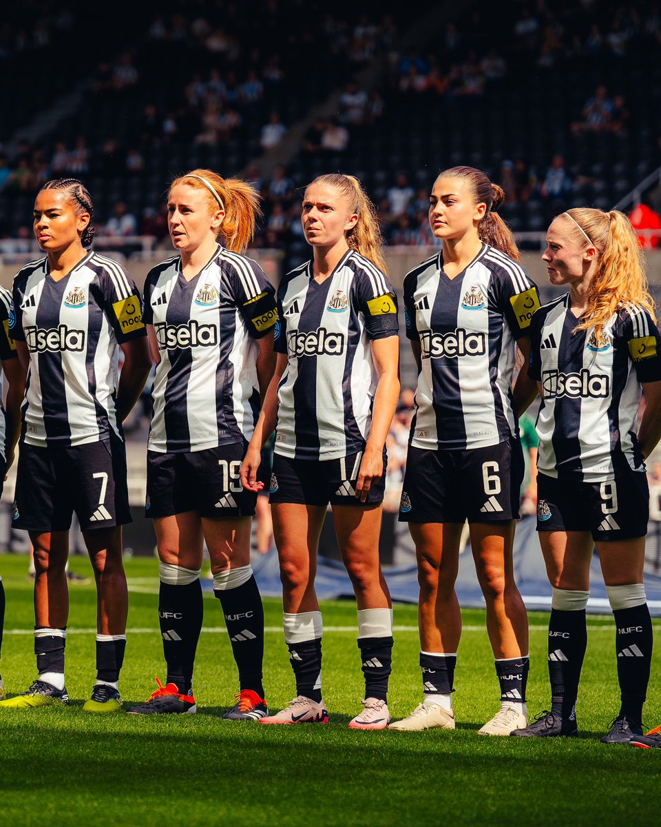 amyandrews_x's tweet photo. A special day at St James’ Park 😍 https://t.co/ipAZp7aFM0
