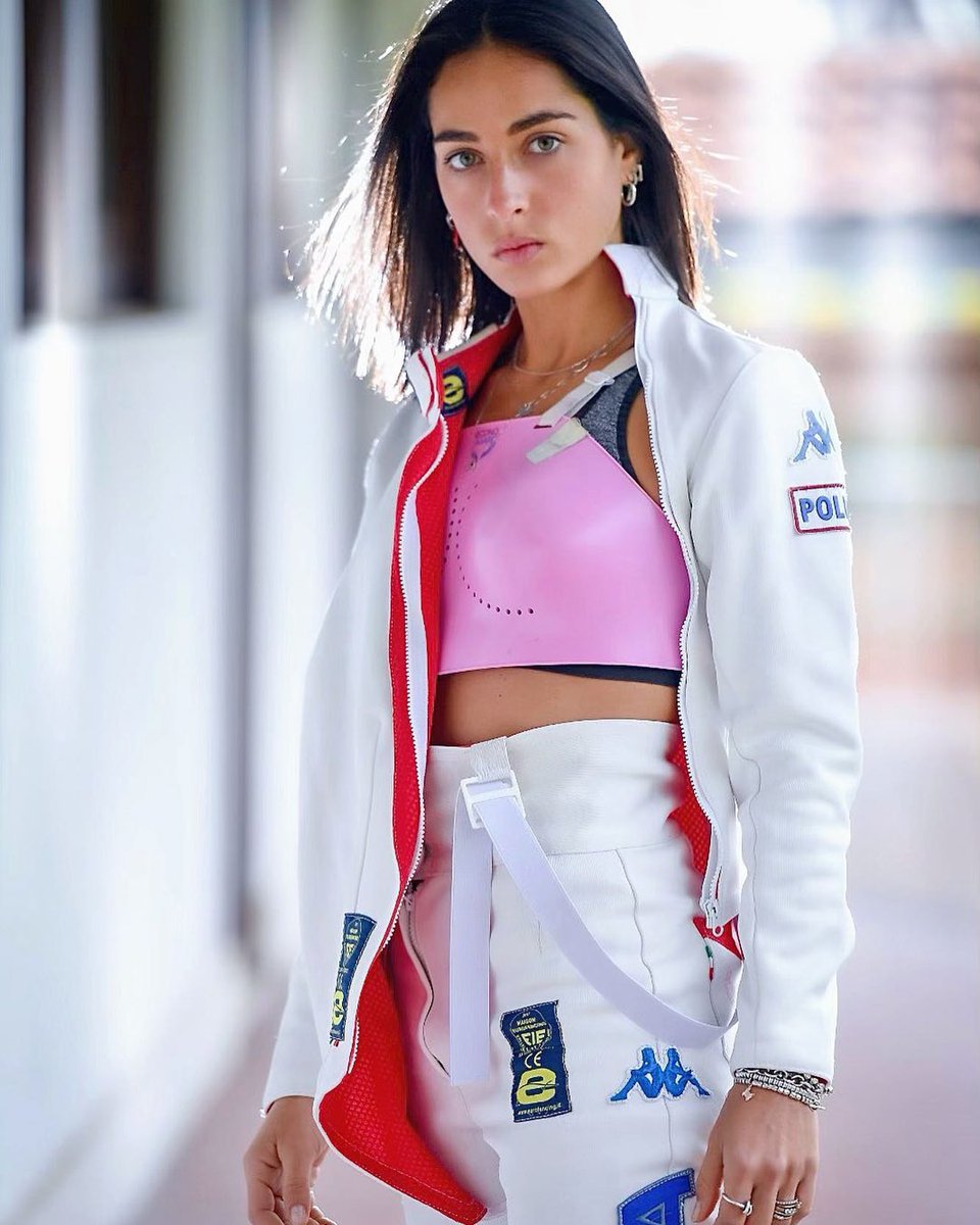 eg113's tweet photo. @beautyshowcase The woman who helped her team win gold for Italy’s women’s fencing team: alberta santuccio https://t.co/W16hPc6J4X