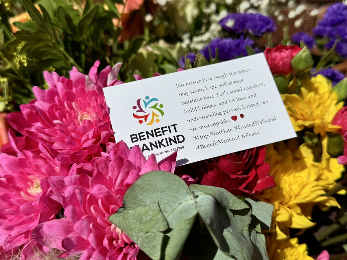 Benefit_Mankind's tweet photo. 🌹 Joined the mourners today in #Southport, paying respects and spreading love through roses. Together, we remembered nine-year-old Alice da Silva Aguiar, choosing compassion over hate. Let's keep her spirit alive! 💔❤️ #LoveOverHate #RememberAlice #RIP @Rovers https://t.co/VhhekJbsmk