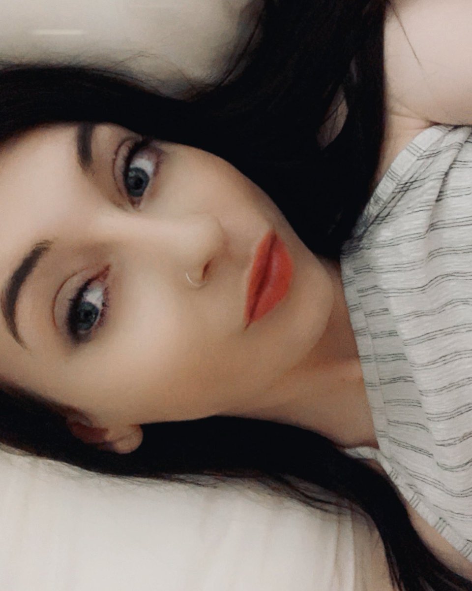 WEARELIVINGART | 👾 tweet media