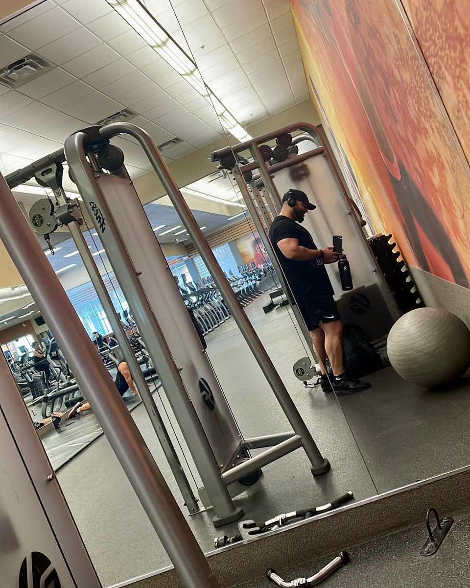 imNickbean's tweet photo. #LAFitness #GymLife #Gains https://t.co/fh2iqoxJ4D