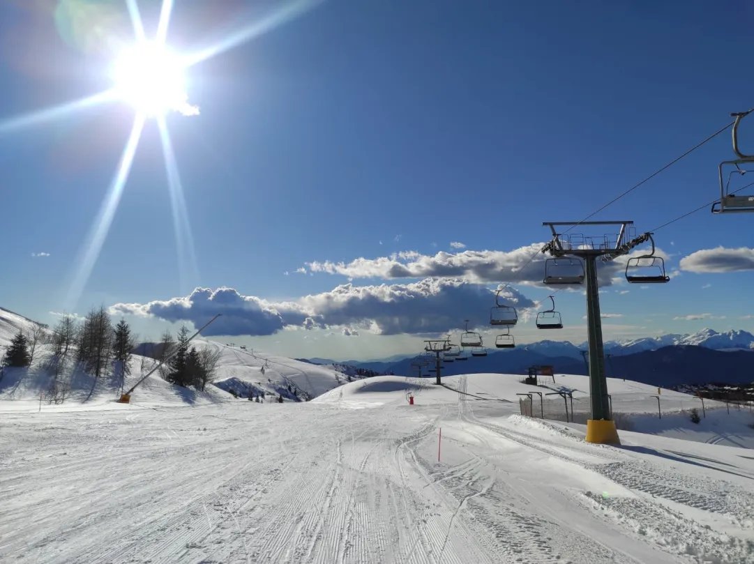neveitalia's tweet photo. Montecampione, la società Plan 1800 si è aggiudicata gli impianti @mcSkiArea #lombardia #11Agosto #montecampione https://t.co/SbEaMDwlWV https://t.co/qHEOX9r6Lg