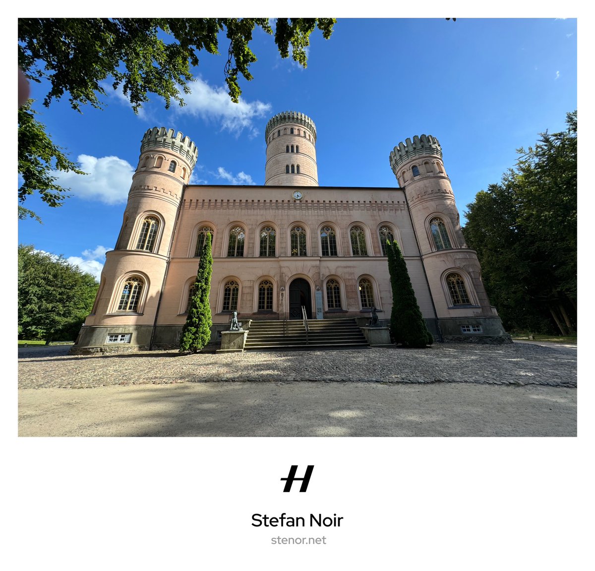 stefan_noir's tweet photo. #Impression #jagdschloss #granitz #rügen #meckpom 

#stefannoir #dichterunddenker https://t.co/N26gsZZRlf