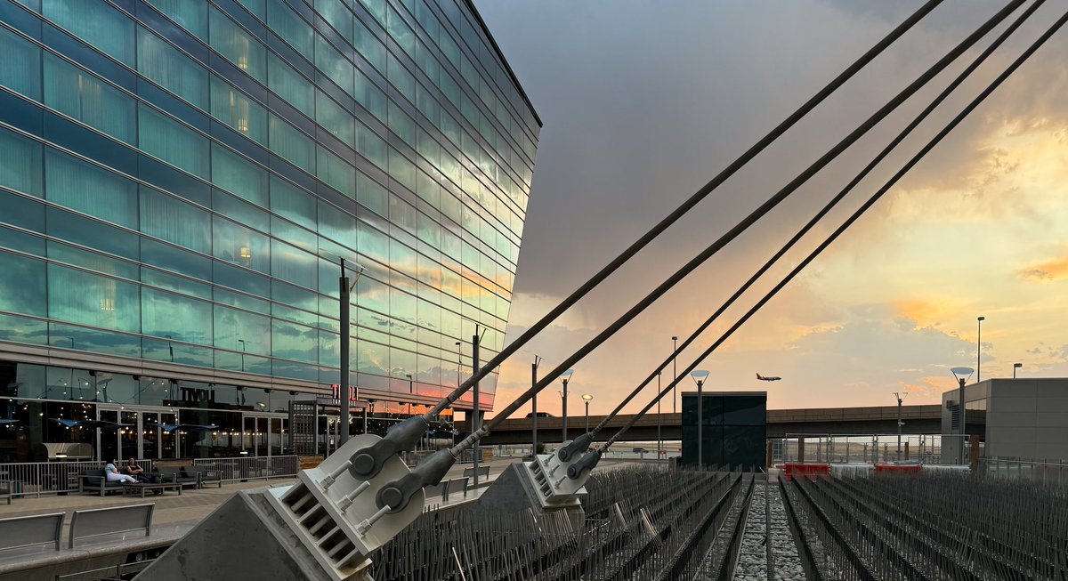 besnette's tweet photo. Beautiful sky at Denver International Airport this week. The Westin proudly reflecting the show on their beautiful glass canvas. #denver #denverinternationalairport #westinhotels #architecture #architecturephotography https://t.co/1wiFqdPKZT