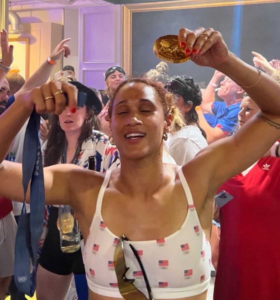 afcwalti's tweet photo. i’m living for lynn’s partied-so-hard-the-medal-broke moment https://t.co/is4FRWZkg8