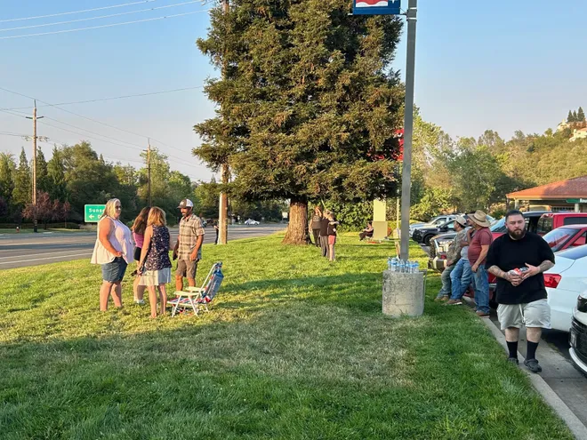 OccupyRedding's tweet photo. #Redding #ShastaCounty A massive trailer explosion that people felt means an oil lab or somebody storing lots of illegal explosives that started #LowerFire https://t.co/bJEpvVPDG1