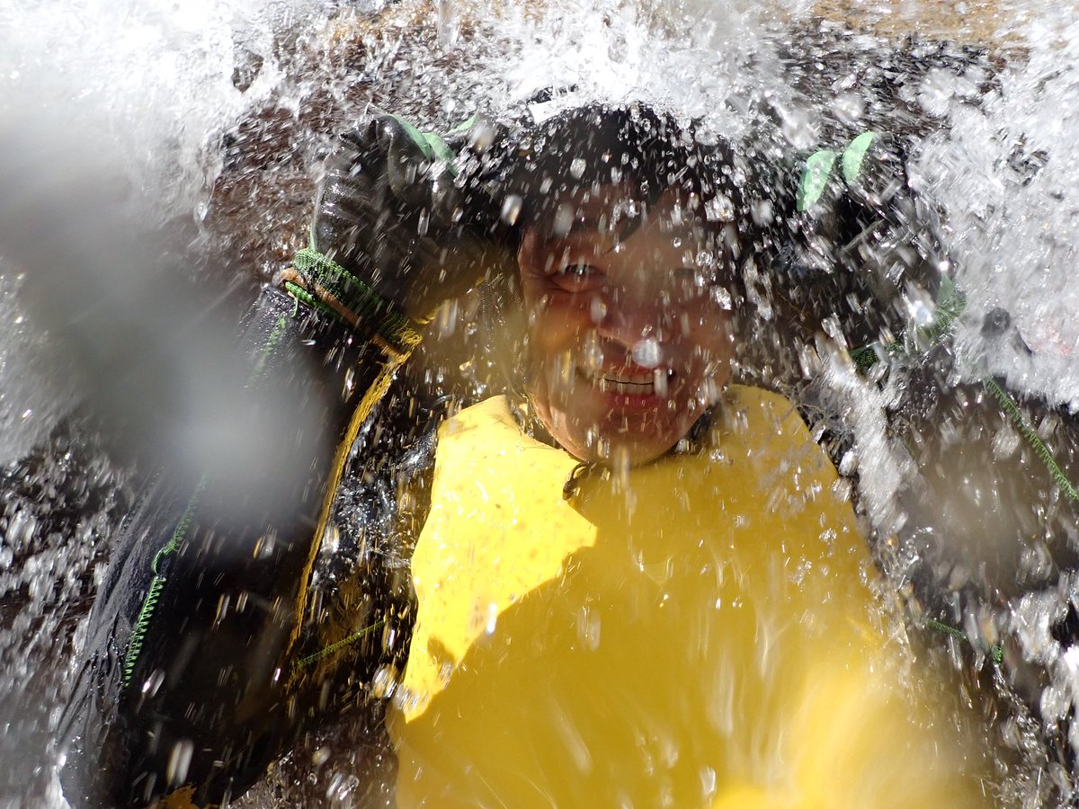 ZX_25R_Kyoto's tweet photo. 初キャニオニング!
少し前まで日本一透明度のある面河(おもご)ブルーとして君臨してただけあって、綺麗すぎる✨
橋からの飛び降りは背中強打で呼吸出来なかったのは内緒ですwww
#goodriver さんありがとうございます(_ _) https://t.co/WzTdCgn6aD