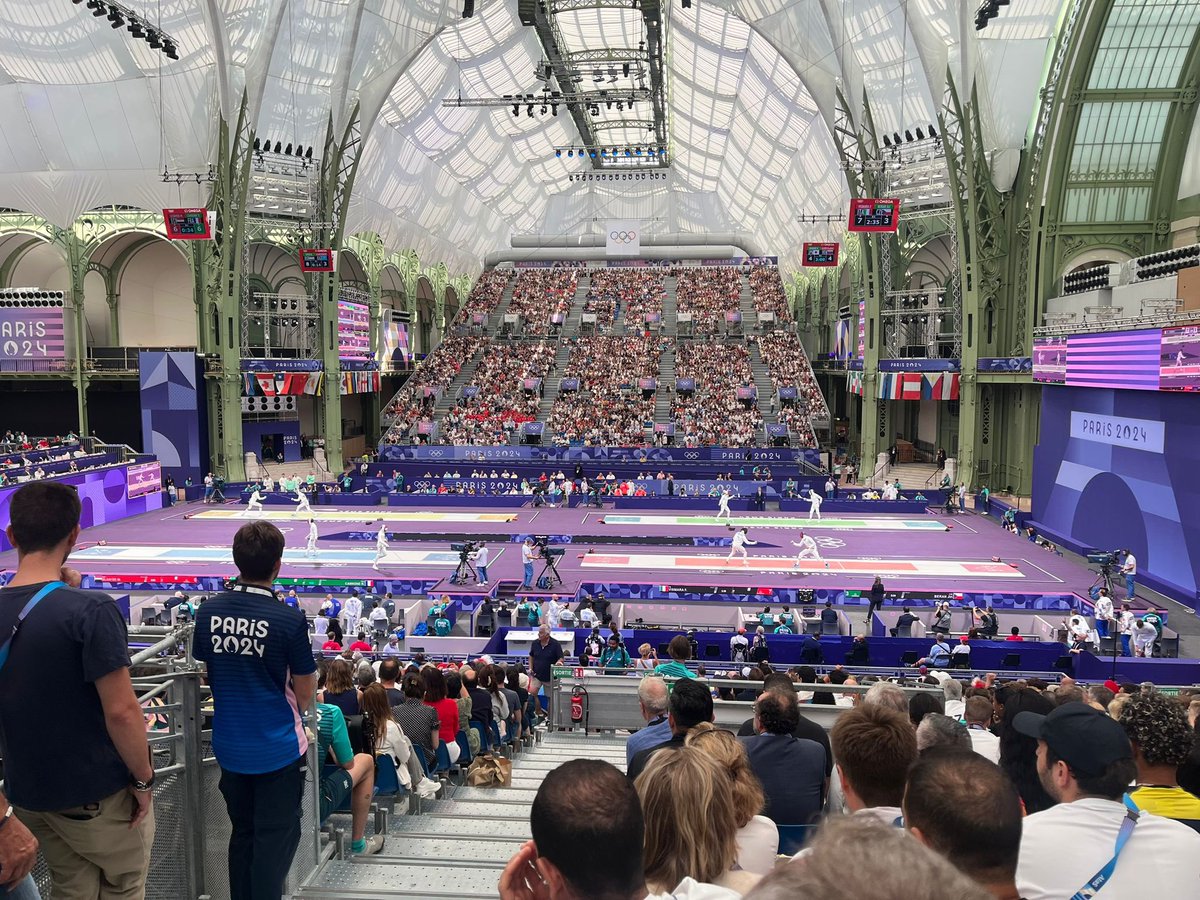 BBuffault's tweet photo. Inoubliables Jeux Olympiques, inoubliables moments qu’ils nous ont permis de vivre. Cette année, ne pas partir en vacances et rester à Paris était un délice, une fête. 
Bravo et merci aux organisateurs, aux athlètes, aux bénévoles, aux forces de l’ordre…et à nous tous ! 🇫🇷 https://t.co/HAmFaTpMpb