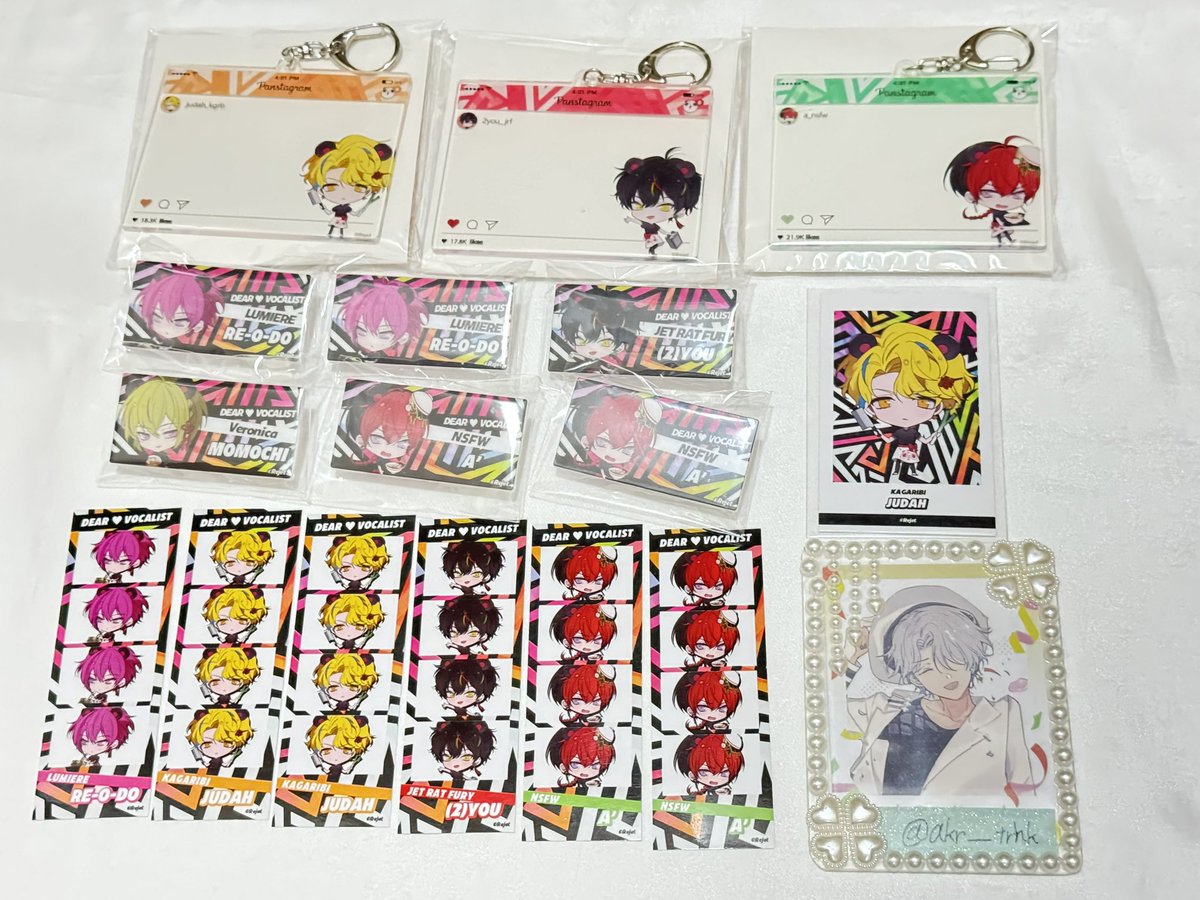 【交換/譲渡】 ディアヴォ ディアヴォーカリスト 熊猫飯店 ポラ風カード アクリルバッジ フォトキーフォルダー ノベルティ

譲）レオード、ジュダ、ユゥ、モモチ、エーダッシュ

求）同異種 ヨシュア or ALT記載額

ノベルティは交換優先。
都合が合えば都内手渡し、郵送◎
お気軽にお声掛けください🌸