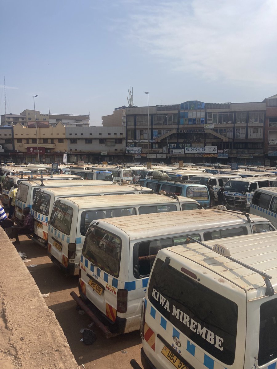 SharonKindleys's tweet photo. #BusFriends - Kampala - Bus Depot or game of Tetris?? @PaulSainthouse @JMTransportTech @LeonDaniels https://t.co/8p22M9gwfp