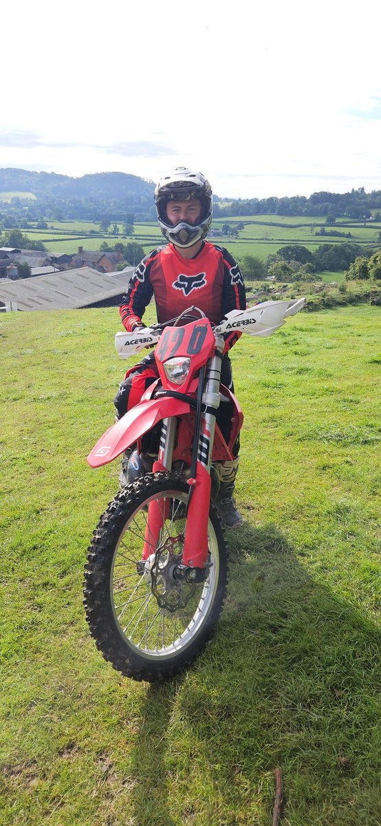 JeanStephens66's tweet photo. British Sprint Race #FastEddy #Greenhall #Scott420 ran P4, P4, P4, P3, P1, P1, P1, P1 for 3rd overall - #EnduroSprintRace https://t.co/wC3UPhSoBU