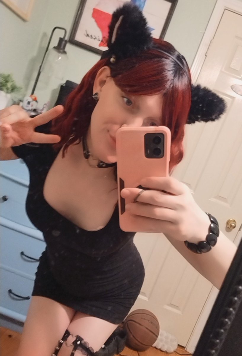 CorpseGirl_UwU's tweet photo. Awkwardly shaking my butt at the camera while listening to CORPSE (and wearing fishnets) this morning. Bonus drunk video and cat girl selfie lol 😋

#goth #gothgirl #emo #trans #transgirl #transgender #cute #butt #ass #bigbooty #nsfw_twt #SellingContent #SeductiveSunday https://t.co/9ief0Etp1z