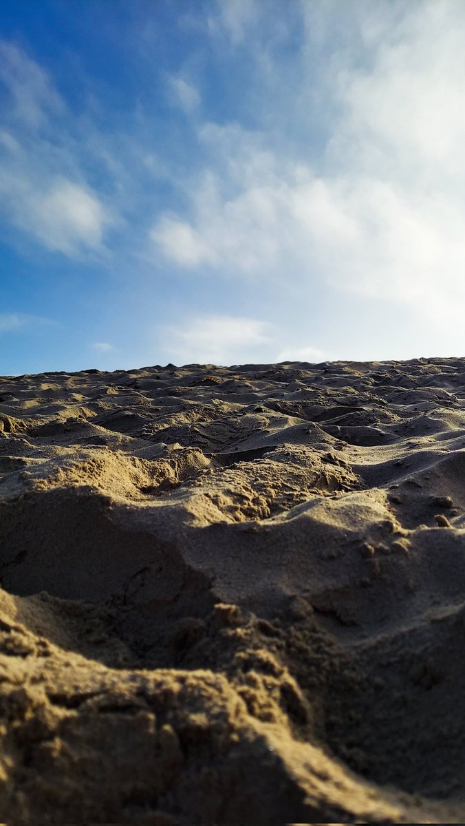 662STER's tweet photo. Morning #Workout on the sand got me laying down playing with my #Phablet lol

#BeachWorkout
#SandWorkout
#Nature
#Beach https://t.co/L0pQlAPTLr
