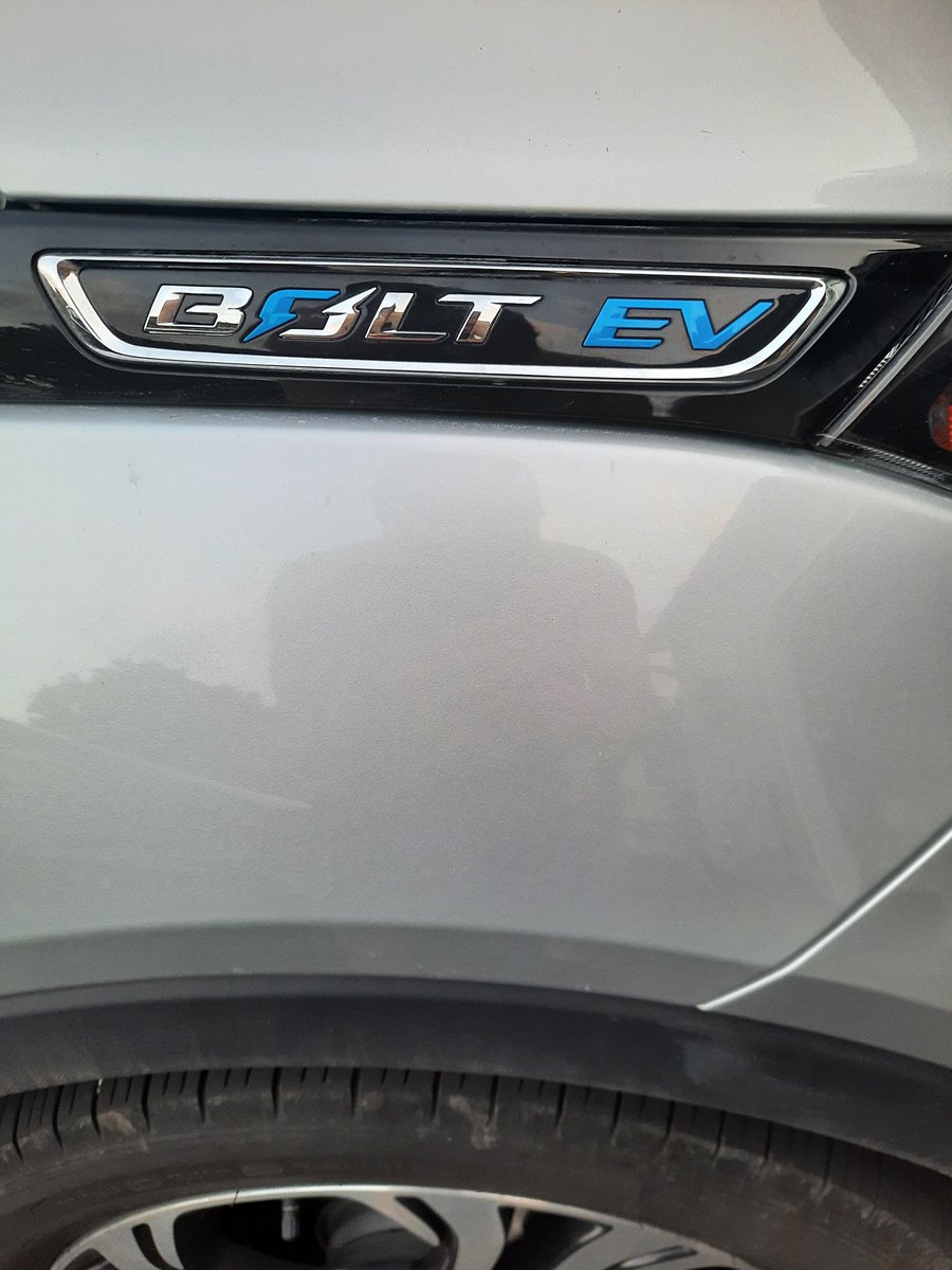 DelsignoreDaryl's tweet photo. Chevy #BoltEV my new #EV car... emissions free driving.... 4x-5x better efficiency than any ice car... Smooth, quiet ride... great acceration..fun & incredible to drive. I love it.😋👍😋❤️💖 https://t.co/NKAN9Y6dhI